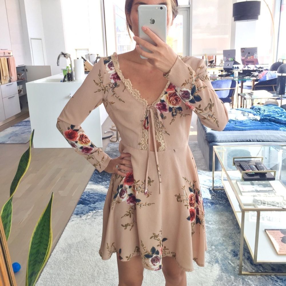 Boohoo Boho Chic Flowy Floral Cream Beige Dress